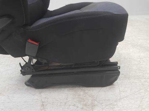 Foto 3ª: Asiento Delantero Izquierdo Opel Viva COMBI L2 2.9T (2015)