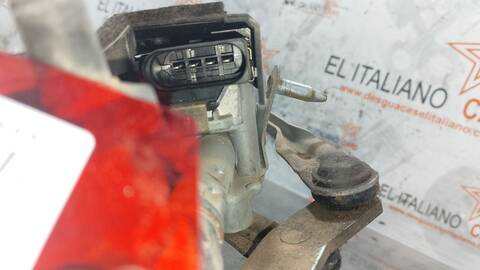 Foto 2ª: Motor Limpia Delantero Volvo V40 R-DESIGN MOMENTUM 150CV 110KW [D5204T6] (2013)