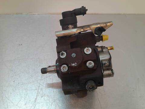 Foto 2ª: Bomba Inyeccion Citroen C4 COLLECTION BERLINA 109CV 80KW [9HY] (2005)