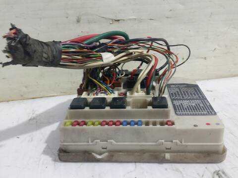 Foto 2ª: Caja Reles Fusibles Nissan Micra SPORT 80CV [CR12DE] (2002)