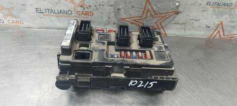 Foto 2ª: Caja Reles Fusibles Citroen C3 1.4 PREMIER 73CV 54KW [KFV] (2005)