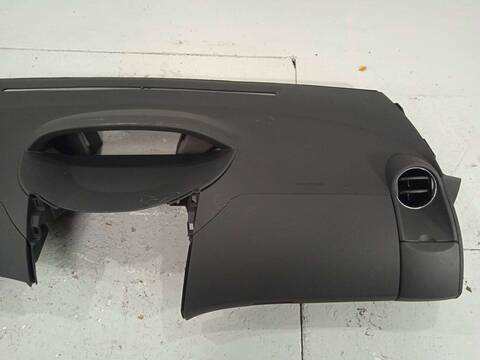 Foto 3ª: Salpicadero Toyota Yaris 1.4 TD CAT 90CV 66KW (2009)