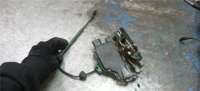 Cerradura Puerta Delantera Derecha Volkswagen Bora 1.9 TDI (100)