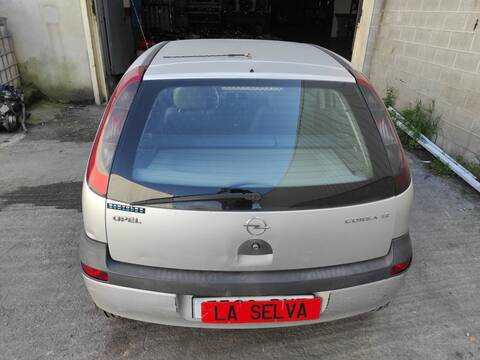 Foto 2ª: Portón Opel Corsa Z12XE (2001)