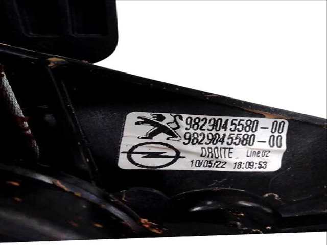 Foto 3ª: Elevalunas Manual Trasero Derecho Peugeot 208 1.2 PURETECH 100 (2019)