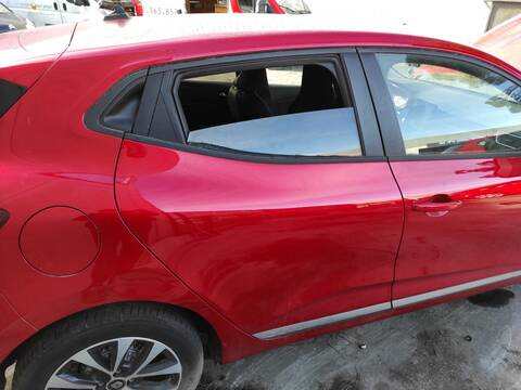 Puerta Trasera Derecha Renault Clio H4D470