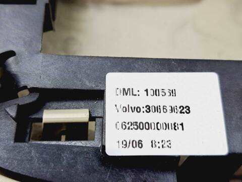 Foto 2ª: Luz Interior Volvo XC 90 2.4 DIESEL CAT 185CV 136KW [D5244T4] (2006)