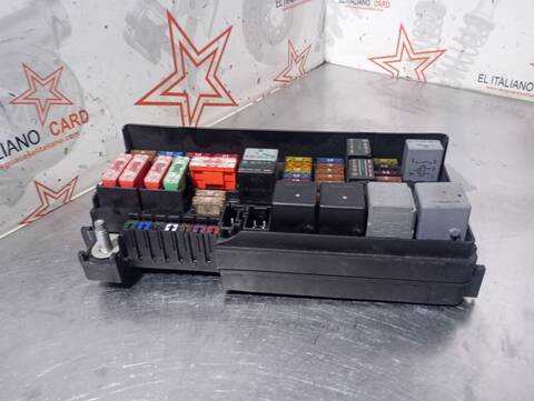 Foto 4ª: Caja Reles Fusibles Mercedes Clase ML 280 3.0 CDI 190CV 140KW W164) 280 CDI 4M EDITION [OM642940] (2006)