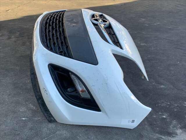 Foto 3ª: Paragolpes Delantero Opel Astra 1.6 CDTI (2015)