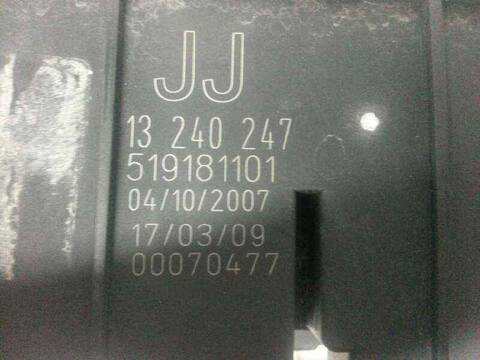 Foto 1ª: Caja Reles Fusibles Opel Vectra COSMO BERLINA 120CV 88KW [Z19DT] (2008)