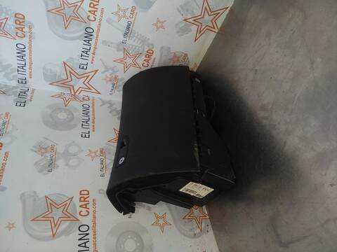 Foto 2ª: Guantera Mercedes Clase C 160 C 220 T CDI BLUETEC 205.204) 170CV 125KW FAMILIAR [651921] (2014)