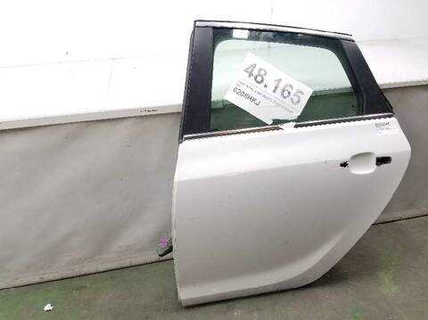 Foto 3ª: Puerta Trasera Izquierda Opel Astra 1.7 16V CDTI 125CV