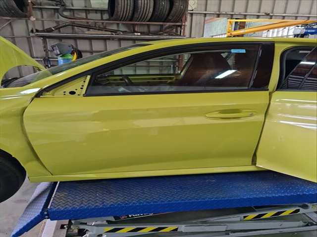 Puerta Delantera Izquierda Peugeot 208 1.2 PURETECH 100 101CV 74KW
