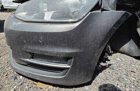 Foto 3ª: Paragolpes Delantero Volkswagen Golf EDITION BLUEMOTION TECH. 105CV 77KW (2014)