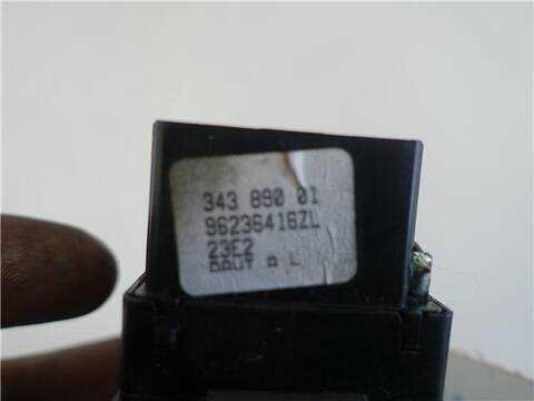 Foto 3ª: Mando Multifuncion Citroen Saxo 1.4 VTS 75CV 55KW [KFW (TU3JP)] (2002)