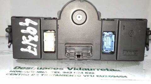 Foto 3ª: Mando Climatizador Renault Megane AUTHENTIQUE 106CV 78KW FAMILIAR II FAMILIAR [K9K P7] (2006)