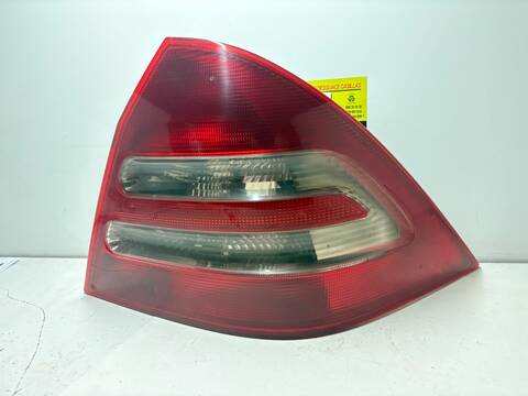 Piloto Trasero Derecho Mercedes Clase C 160 611962 BERLINA