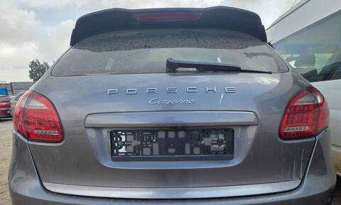 Portón Porsche Cayenne M059E AUT.