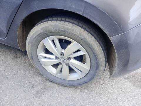 Foto 2ª: Juego LLantas Volkswagen Polo ADVANCE 95CV 70KW [CHZ] (2018)