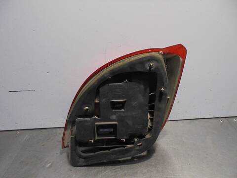 Foto 4ª: Piloto Trasero Izquierdo Ford Fiesta BASICO BERLINA 60CV 44KW [J4L] (2000)