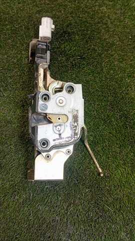 Cerradura Puerta Trasera Izquierda Toyota 4 Runner 3.0 T DIESEL