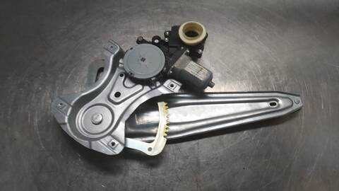 Foto 2ª: Elevalunas Manual Trasero Izquierdo Toyota Auris HYBRID ACTIVE BUSINESS PLUS 136CV 100KW (2016)