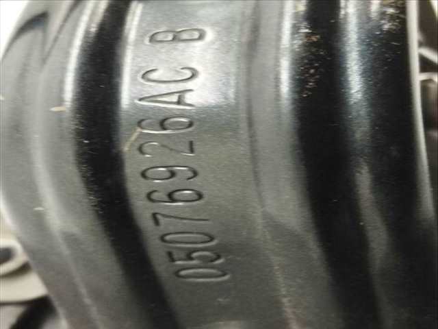 Foto 3ª: Tapa Exterior Combustible Dodge Journey G SE [BWD] (2009)