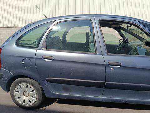 Foto 1ª: Puerta Trasera Derecha Citroen Xsara 9HX PICASSO (2007)