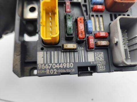Foto 2ª: Caja Reles Fusibles Citroen C5 EXCLUSIVE BERLINA 140CV 103KW [RHF] (2010)