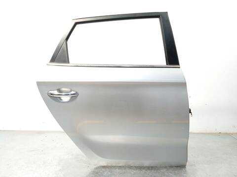 Puerta Trasera Derecha Kia Carens CRDI 136CV 100KW