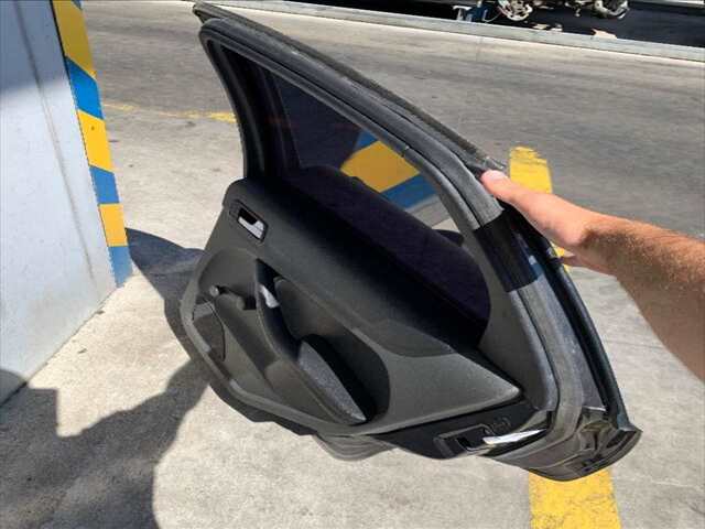 Foto 2ª: Puerta Trasera Derecha Ford Focus 1.8 TDCI115CV 0CV [KKDA] (2007)