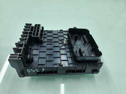 Caja Reles Fusibles Volkswagen Passat ADVANCE BLUEMOTION 140CV 103KW