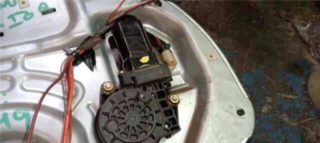 Foto 2ª: Elevalunas Eléctrico Delantero Izquierdo Hyundai Tucson 2.0 CRDI [D4EA]