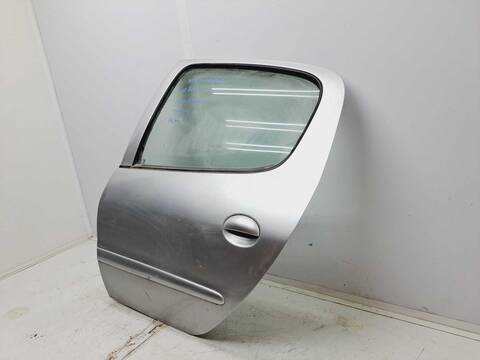 Foto 3ª: Puerta Trasera Izquierda Peugeot 206 1.4 HDI 68CV 50KW [8HR] (2012)