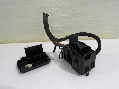 Foto 3ª: Caja Reles Fusibles Volkswagen Polo ADVANCE BLUEMOTION 90CV [CUSB] (2014)