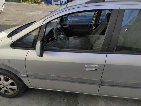 Foto 1ª: Puerta Delantera Izquierda Opel Zafira Y20DTH (2003)