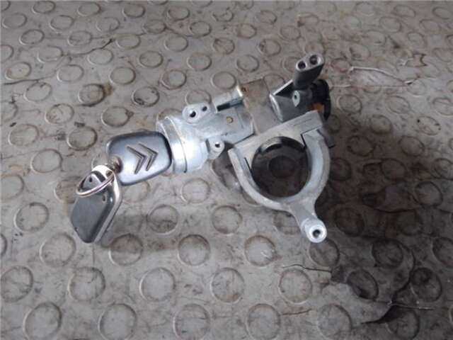 Foto 2ª: Motor de Arranque Mitsubishi Carisma 1.9 1900 DI-D COMFORT [1.9 LTR. - 75 KW DI-D CAT] [F9Q1]