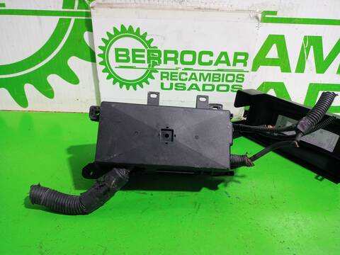 Foto 2ª: Caja Reles Fusibles Kia Sorento 2.5 CRDI 170CV 125KW [D4CB] (2007)