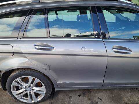Puerta Trasera Derecha Mercedes Clase C 160 C 220 T CDI 4-MATIC 204.284) 170CV 125KW FAMILIAR