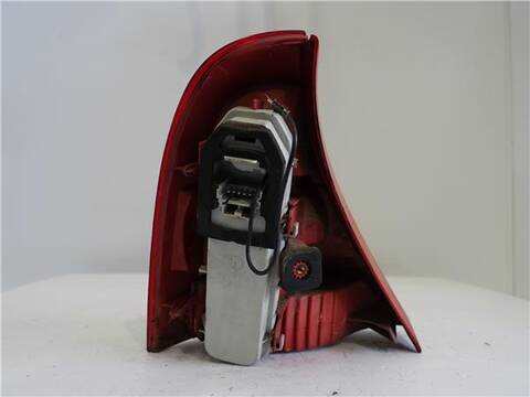 Foto 3ª: Piloto Trasero Derecho Renault Clio 1.5 DCI B/CB08) 82CV 60KW [K9K 702] (2004)