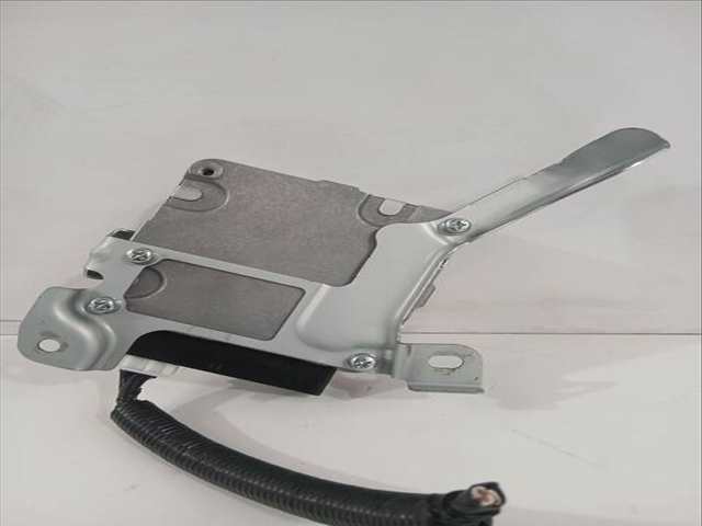 Foto 3ª: Centralita Motor ECU Toyota Yaris ACTIVE 112CV 82KW [2NRFKE] (2017)