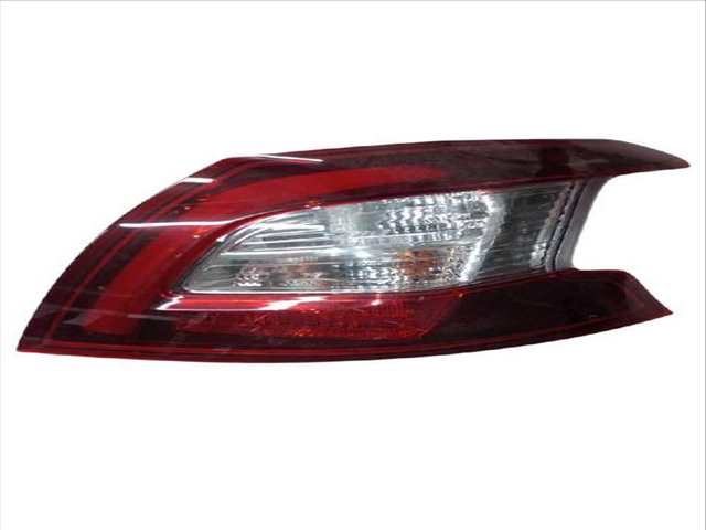 Foto 2ª: Piloto Trasero Derecho Peugeot 308 1.6 HDI - BLUEHDI 115 115CV (2013)