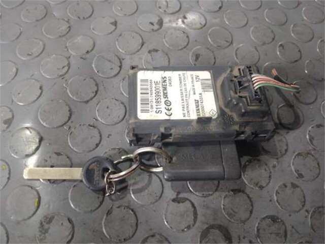 Foto 1ª: Motor de Arranque Renault Megane 1.5 AUTHENTIQUE [1.5 LTR. - 74 KW DCI DIESEL] II GRANDTOUR (2003-_) [K9K F7]