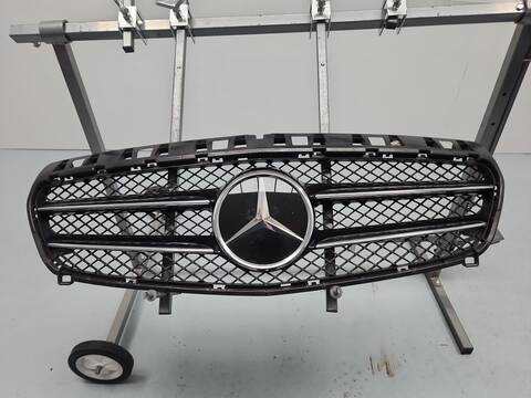 Foto 2ª: Rejilla Delantera Mercedes Clase A 140 A 200 CDI - D 176.008) 136CV 100KW [OM 651.930] (2014)