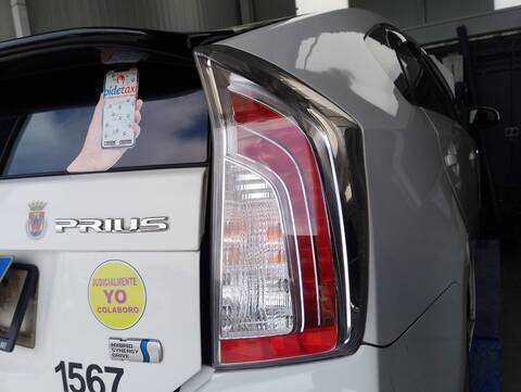 Foto 2ª: Piloto Trasero Derecho Toyota Prius PLUG-IN HYBRID ADVANCE 99CV 73KW [2ZR] (2013)
