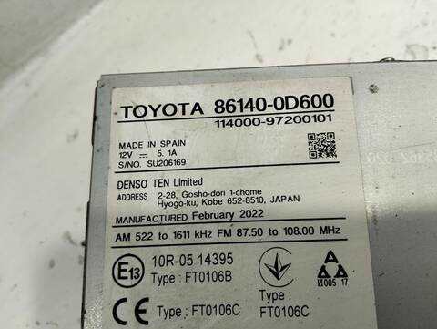 Foto 2ª: Pantalla Multifuncion Toyota Yaris ACTIVE 1 16V CAT 111CV (2017)