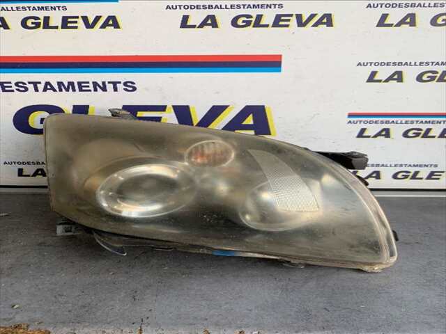 Faro Derecho Toyota Avensis 1.8 VVTI