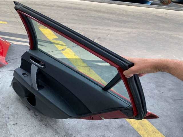 Foto 2ª: Puerta Trasera Derecha Mazda 3 2.2 DI150CV [R2] (2011)