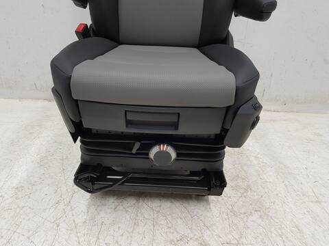 Foto 2ª: Asiento Delantero Izquierdo Volkswagen Crafter 30 FURGON BM TN FWD (2017)