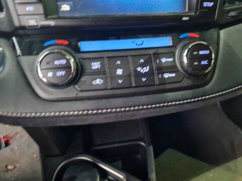 Foto 3ª: Mando Climatizador Toyota Rav4 FEEL HYBRID 197CV [2AR] (2017)